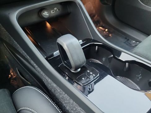 Used 2022 Volvo C40 P8 Recharge Ultimate AWD/4WD image 21