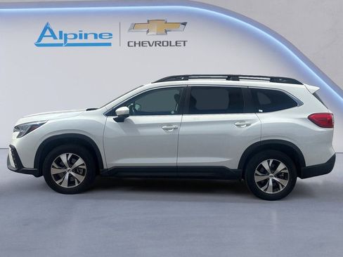 Used 2025 Subaru Ascent Premium AWD/4WD image 2