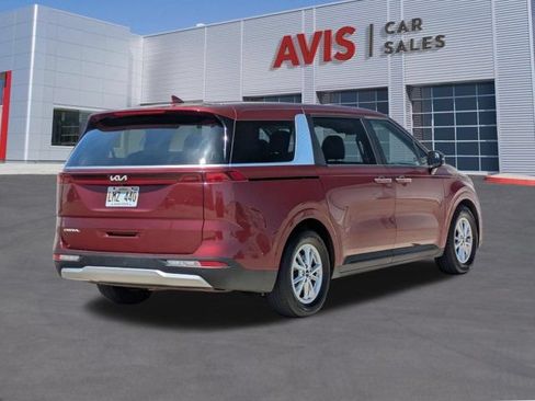 Used 2023 Kia Carnival LX FWD image 6