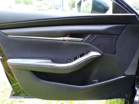 Used 2022 MAZDA MAZDA3 Sedan FWD image 29