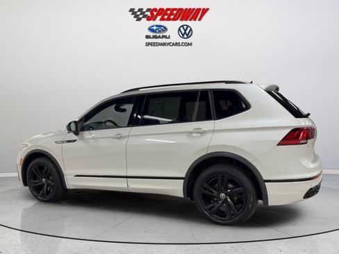 Certified 2023 Volkswagen Tiguan SE R-Line AWD/4WD image 9