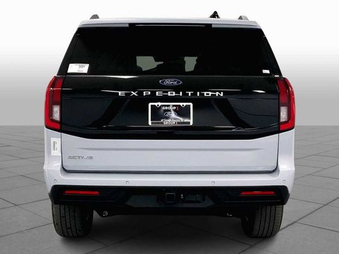 New 2025 Ford Expedition Active image 4