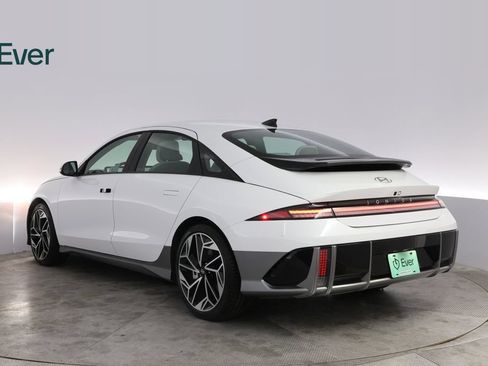 Used 2024 Hyundai Ioniq 6 SEL RWD image 17