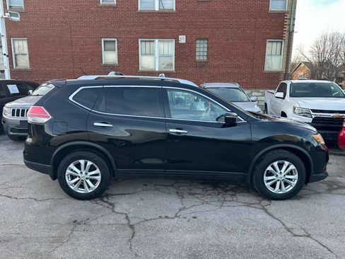 Used 2015 Nissan Rogue SV image 4