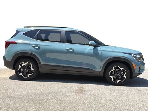 Used 2024 Kia Seltos EX FWD image 27