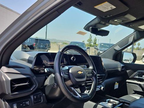 Used 2025 Chevrolet Silverado EV LT w/ LT Premium Package image 10