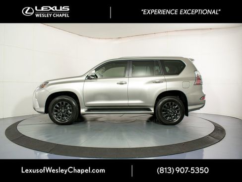 Used 2023 Lexus GX 460 Premium w/ Premium Package image 10
