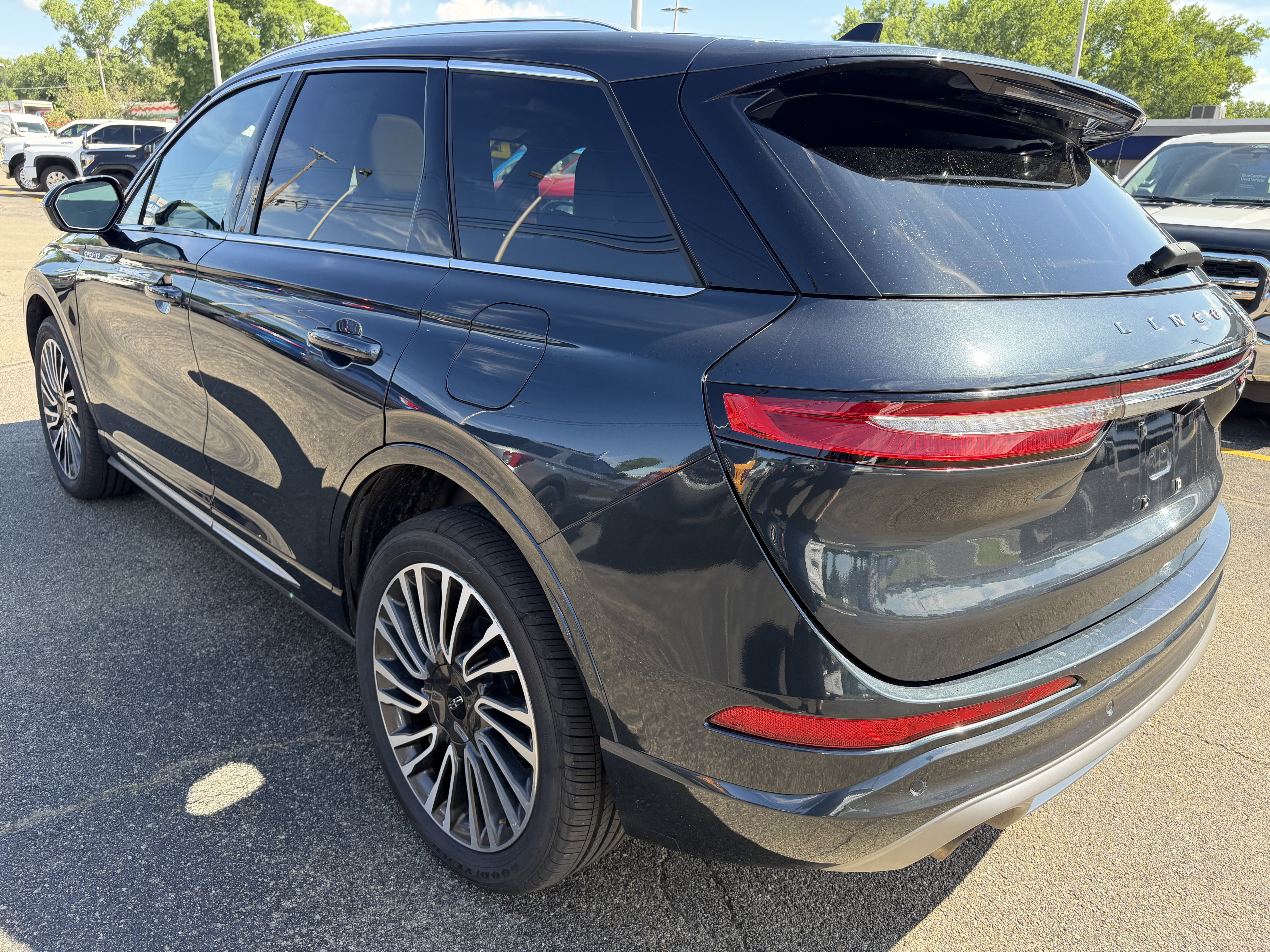 Used 2021 Lincoln Corsair Reserve w/ Sport Package AWD/4WD image 3