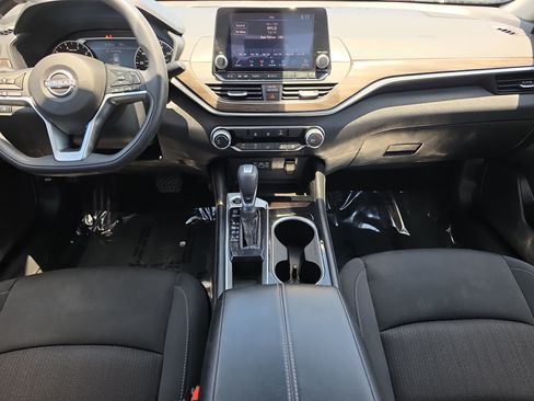 Used 2023 Nissan Altima 2.5 SV FWD image 14