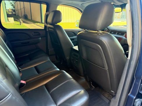 Used 2010 Chevrolet Avalanche LT w/ Regional Value Package image 33