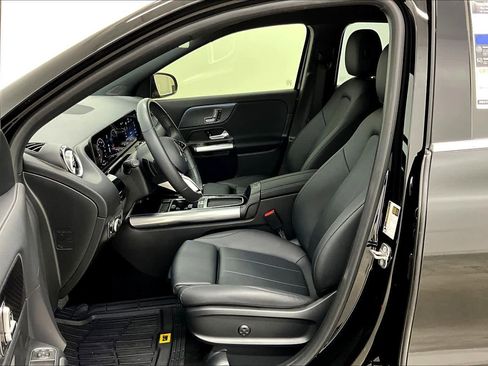 Certified 2025 Mercedes-Benz GLA 250 image 8