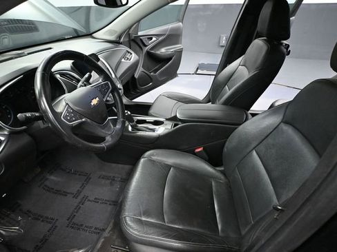 Used 2019 Chevrolet Malibu LT w/ Leather Package image 21