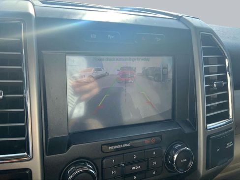 Used 2017 Ford F250 Lariat w/ Lariat Ultimate Package AWD/4WD image 27