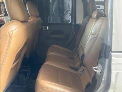 Used 2022 Jeep Gladiator Overland w/ Popular Equipment Package AWD/4WD image 26