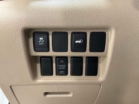 Used 2015 Nissan Quest SL image 15