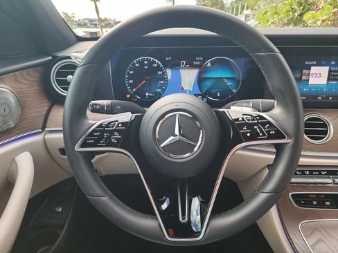 Used 2023 Mercedes-Benz E 350 4MATIC Sedan image 35