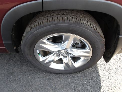 Used 2015 Toyota Highlander Limited w/ Driver Technology Package AWD/4WD image 30