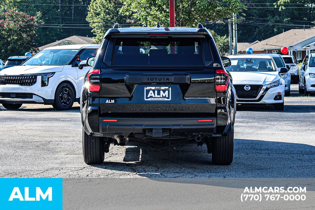 Used 2025 Toyota 4Runner SR5 AWD/4WD image 11