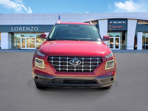 Used 2023 Hyundai Venue Limited w/ Cargo Package FWD image 2