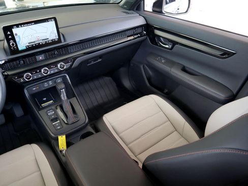 Used 2024 Honda CR-V Sport Touring image 18