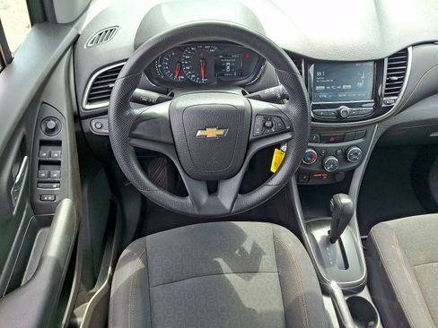 Used 2017 Chevrolet Trax LS FWD image 19