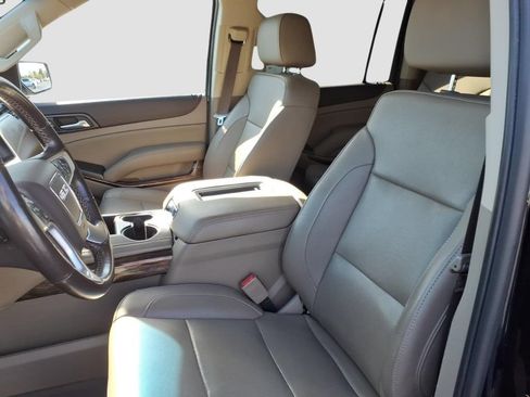 Used 2019 GMC Yukon XL SLT w/ Premium Edition AWD/4WD image 17