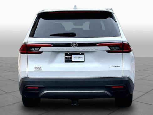 Certified 2024 Toyota Grand Highlander FWD image 5