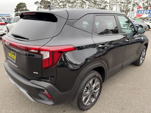 Used 2025 Kia Seltos LX AWD/4WD image 6