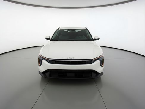 Used 2025 Kia K4 LXS image 2