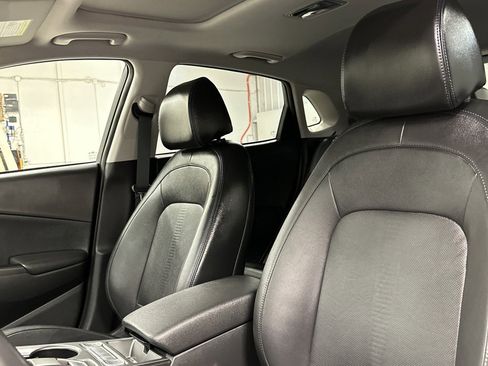Used 2023 Hyundai Kona Limited image 6