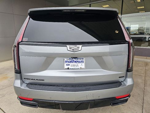 Used 2024 Cadillac Escalade Sport w/ LPO, ONYX Package AWD/4WD image 4