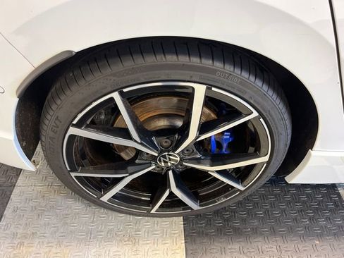 Used 2023 Volkswagen Golf R AWD/4WD image 14