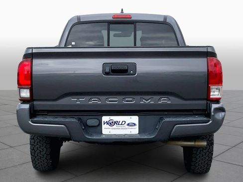 Used 2018 Toyota Tacoma SR image 4