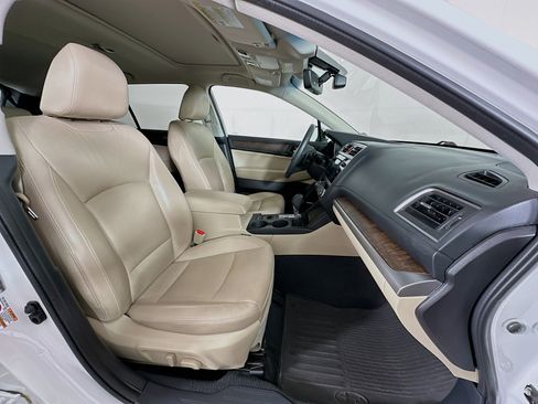 Used 2017 Subaru Outback 2.5i Limited image 33