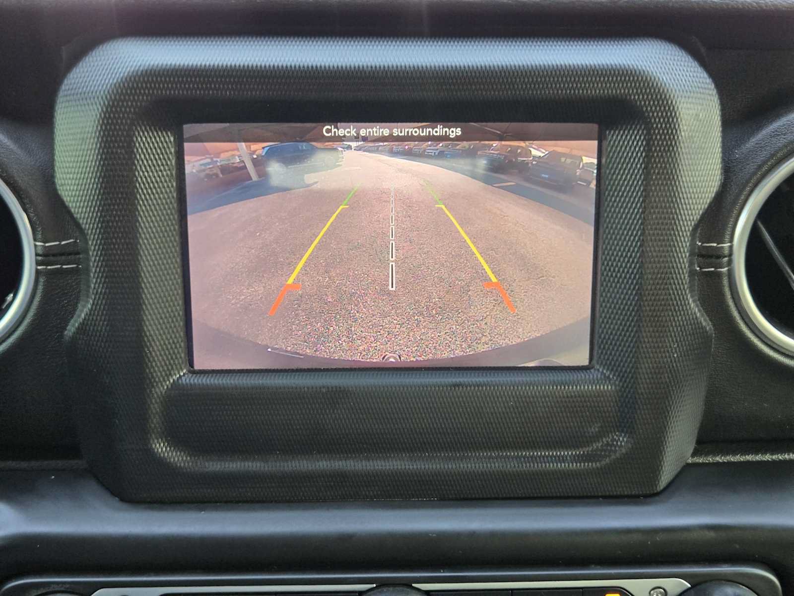 Used 2018 Jeep Wrangler Unlimited Sahara AWD/4WD image 19