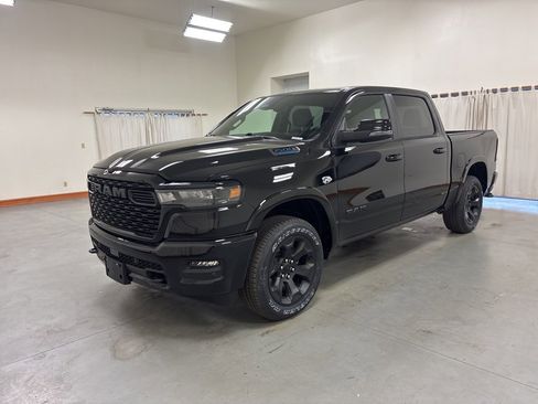 New 2026 RAM 1500 4x4 Crew Cab image 4