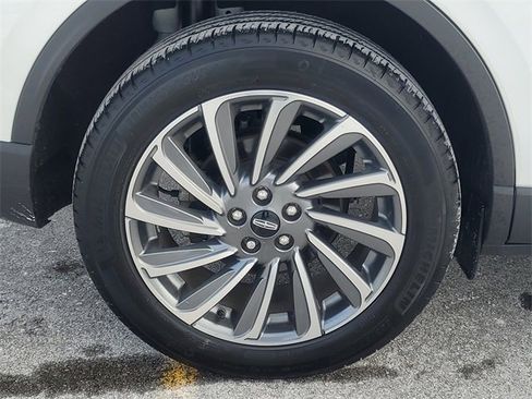 Certified 2023 Lincoln Corsair Reserve w/ Equipment Group 201A image 5