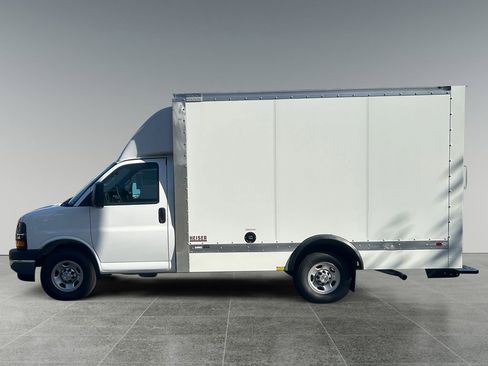 New 2024 Chevrolet Express 3500 Work Van w/ Power Convenience Package image 4