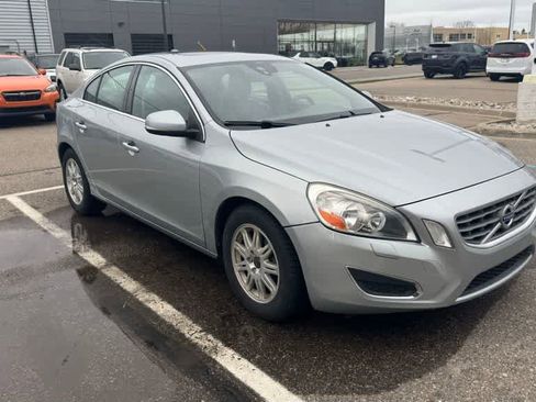 Used 2013 Volvo S60 T5 image 3