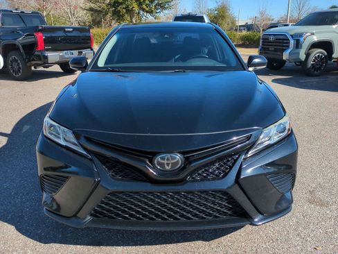 Certified 2019 Toyota Camry SE w/ Convenience Package image 9