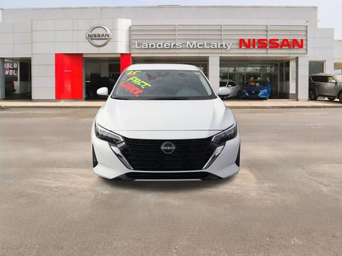 Used 2025 Nissan Sentra S image 8
