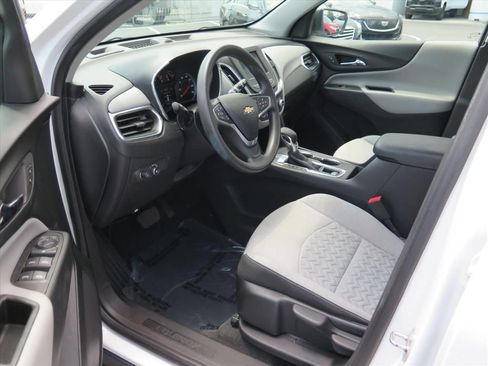 Used 2022 Chevrolet Equinox LS FWD image 10
