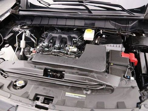 Certified 2025 Nissan Pathfinder Platinum w/ Cargo Package FWD image 31