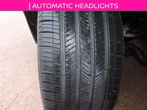 Used 2020 Cadillac Escalade Luxury image 10