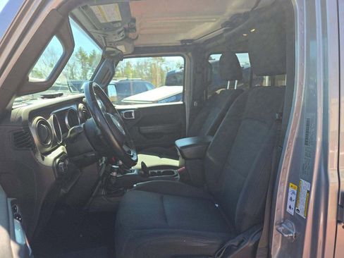 Used 2019 Jeep Wrangler Unlimited Sport S image 5