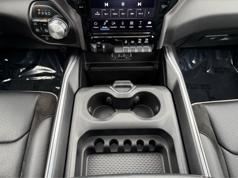 Used 2024 RAM 1500 Laramie AWD/4WD image 24
