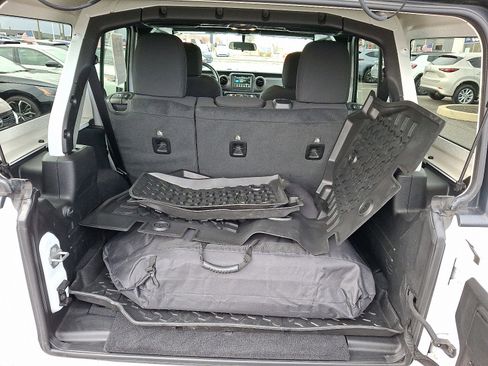 Used 2021 Jeep Wrangler Unlimited Sport image 29