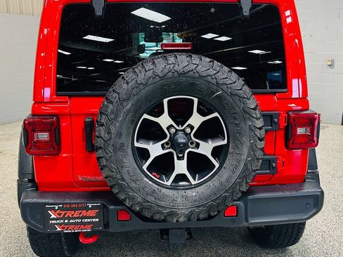 Used 2023 Jeep Wrangler Unlimited Rubicon w/ LED Lighting Group AWD/4WD image 5