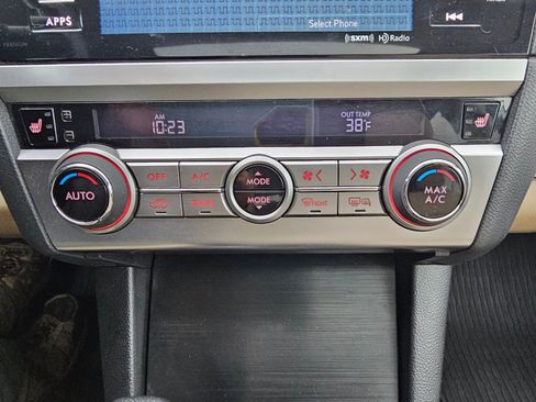 Used 2017 Subaru Outback 2.5i Premium image 34