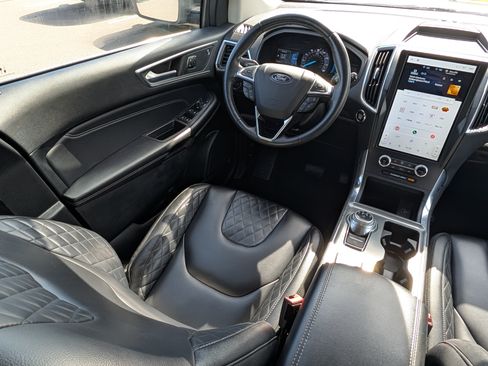 Used 2024 Ford Edge Titanium AWD/4WD image 9